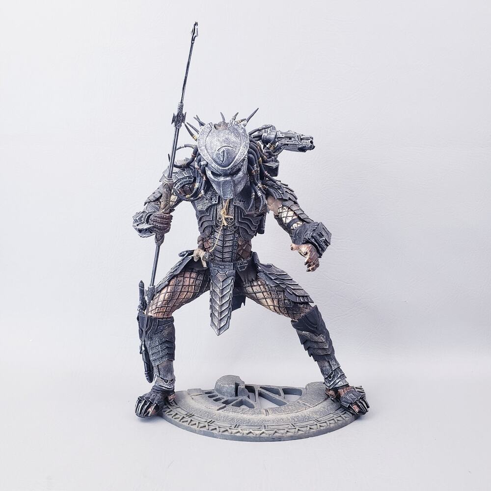 12 Inch Scar Predator AVP Alien Vs. Predator Action Figure 2006 McFarlane Toys